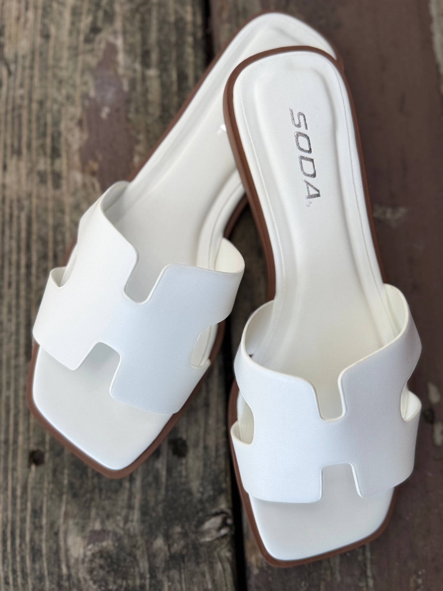 The Savannah Slip On - White