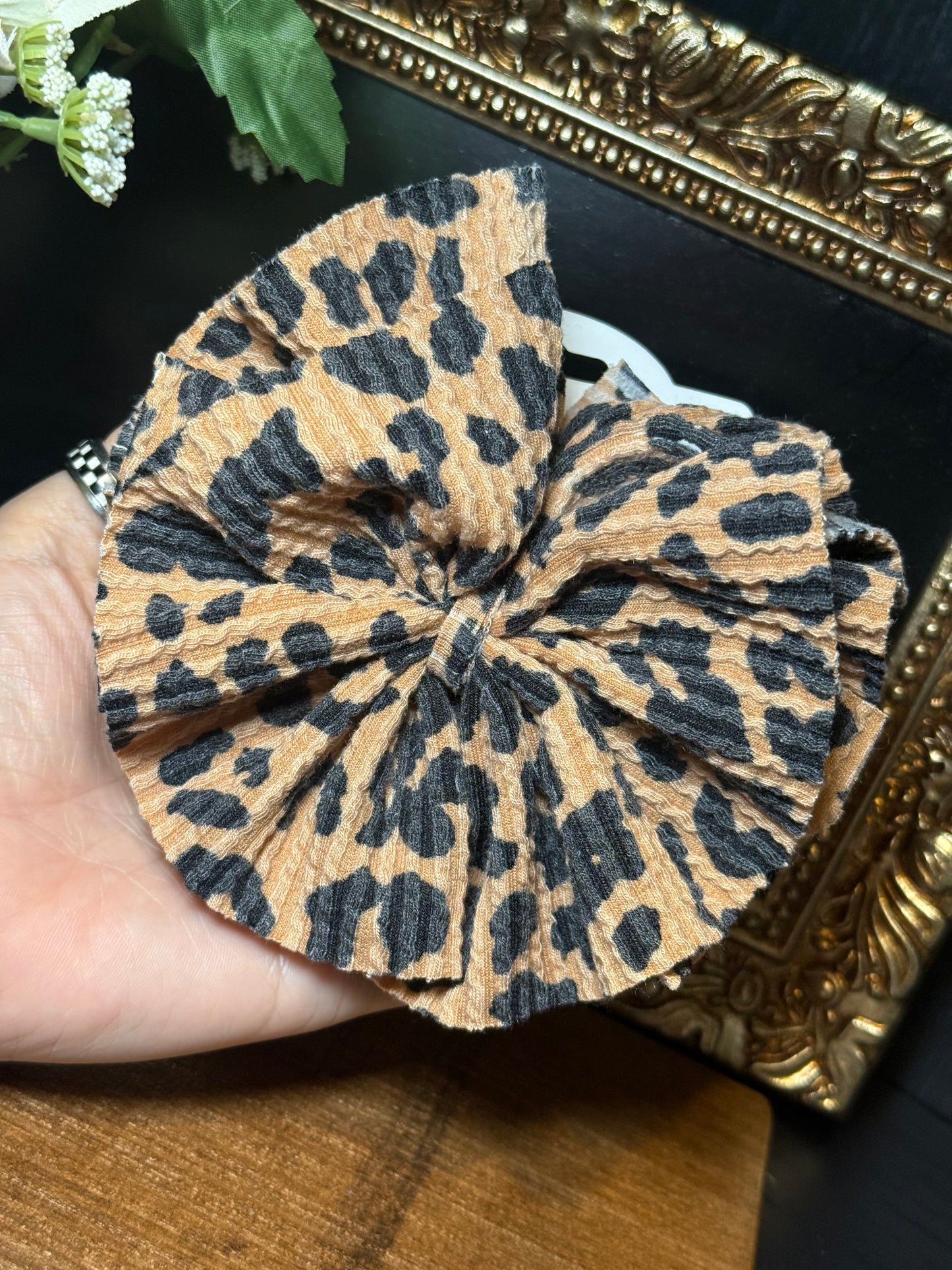 Coffee Leopard - Shredded Clip Bow